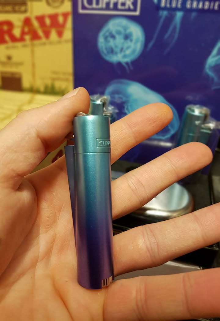 New Lush blue gradient metal clippers in stock