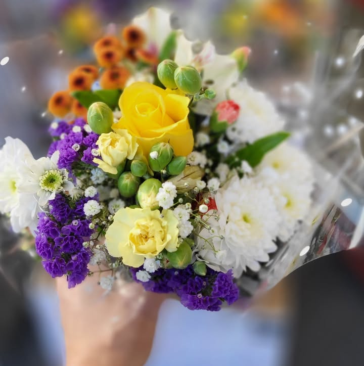 Fresh flowers now in stock at Sweets 'n' Things