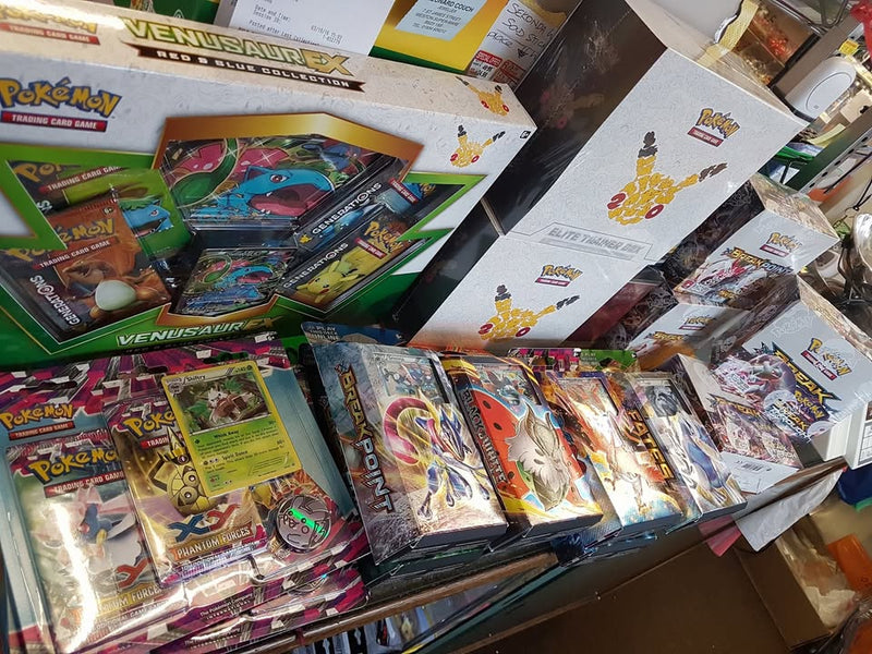 Pokémon stock in – boosters, decks and folders