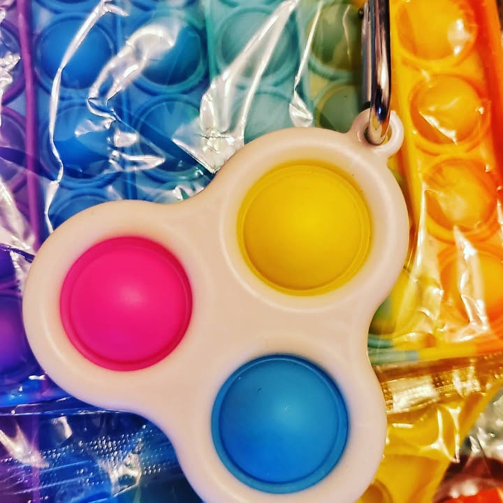 New Pop It spinners and poppers in stock