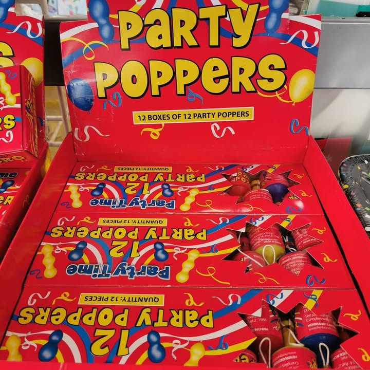 Party poppers, confetti cannons and NYE plates in stock