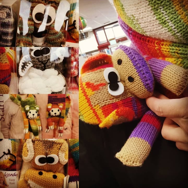 Half price Wendy knitting scarf animal set