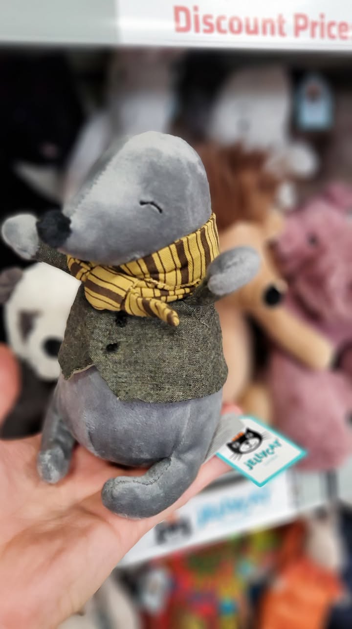 Jellycat Riverside Mole – dressed to impress